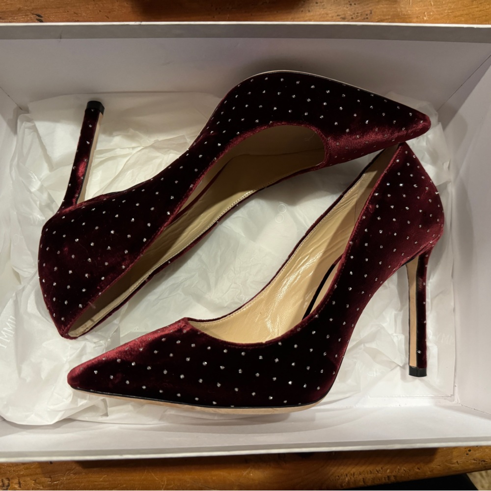 Jimmy Choo EUC pumps! Used only once for an hour event.